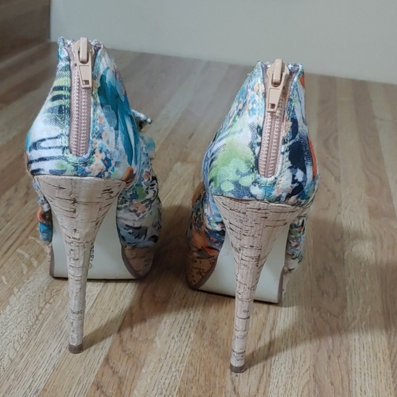 Chinese Laundry 🥳HOST PICK🥳 Heart Throb Platform Heels 6M - Picture 9 of 13